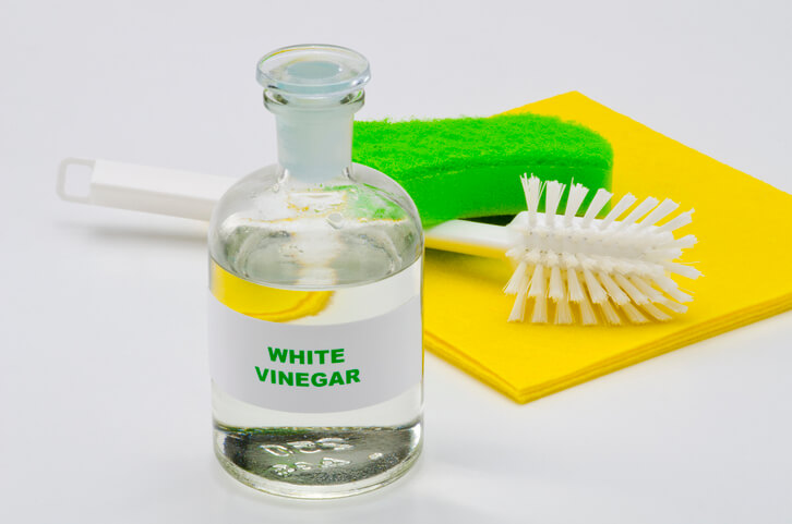 washing dishes with vinegar