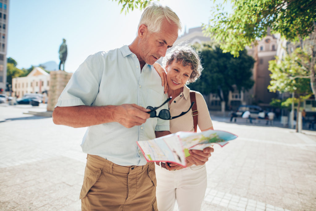 couple-international-travel