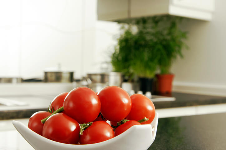 Store Tomatoes on Counter